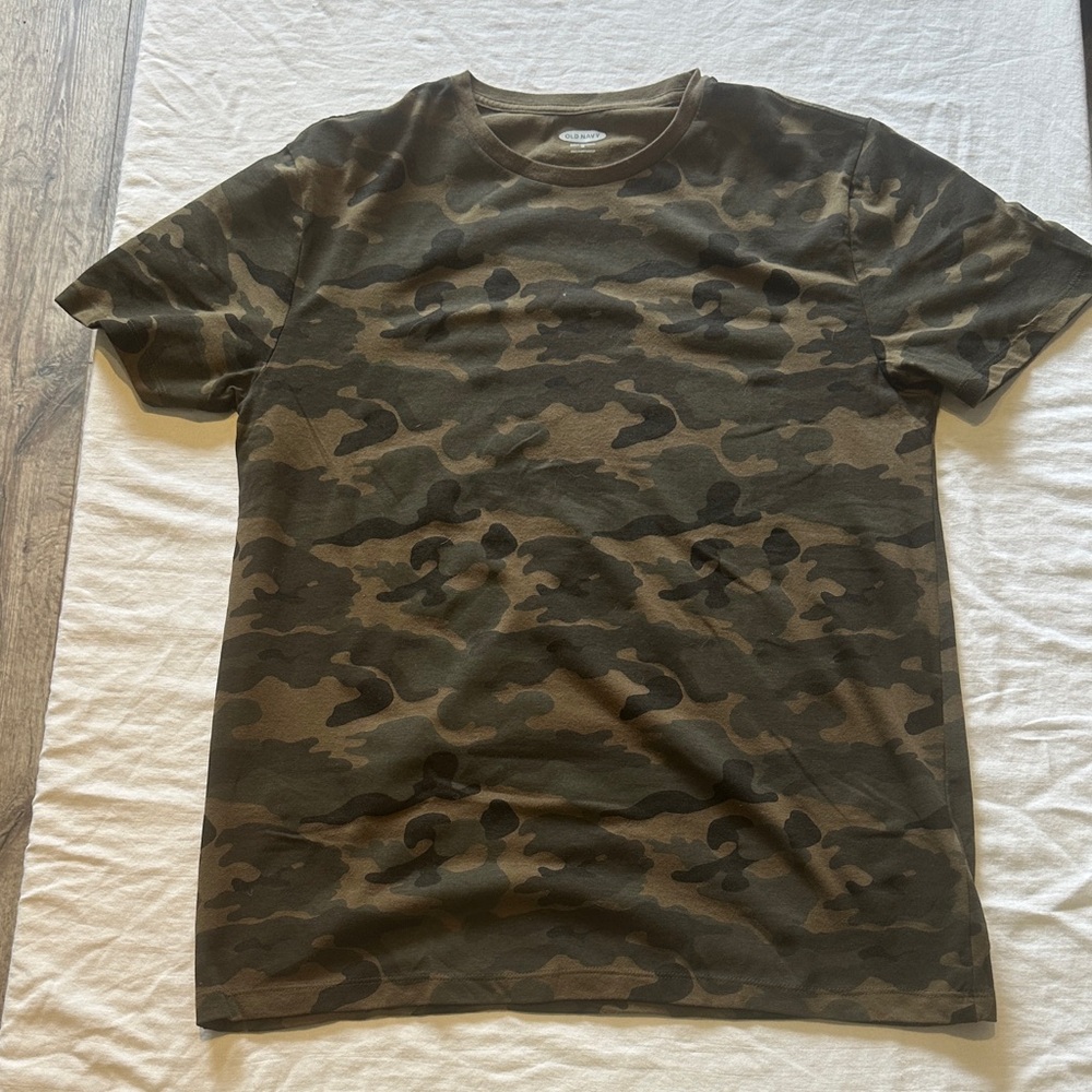 Old Navy Men's Camouflage Short Sleeve Tee